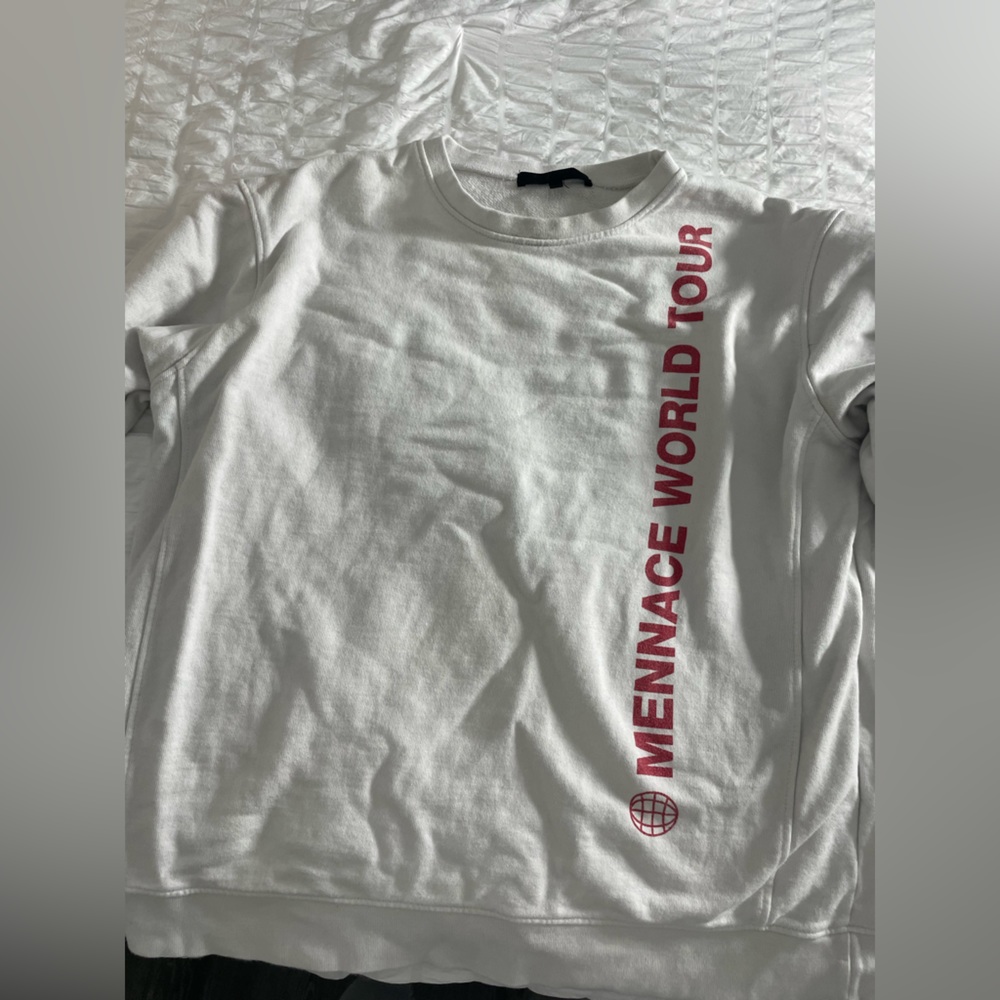 Limited edition Mennace world tour crewneck- size L